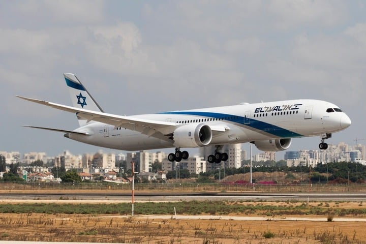Các máy bay của El Al cùng nhiều hãng hàng không khác hiện đang tập kết tại sân bay quốc tế Larnaca (Cộng hòa Síp), sẵn sàng tham gia chiến dịch sơ tán. Ảnh minh hoạ. Các máy bay của El Al cùng nhiều hãng hàng không khác hiện đang tập kết tại sân bay quốc tế Larnaca (Cộng hòa Síp), sẵn sàng tham gia chiến dịch sơ tán. Ảnh minh hoạ.