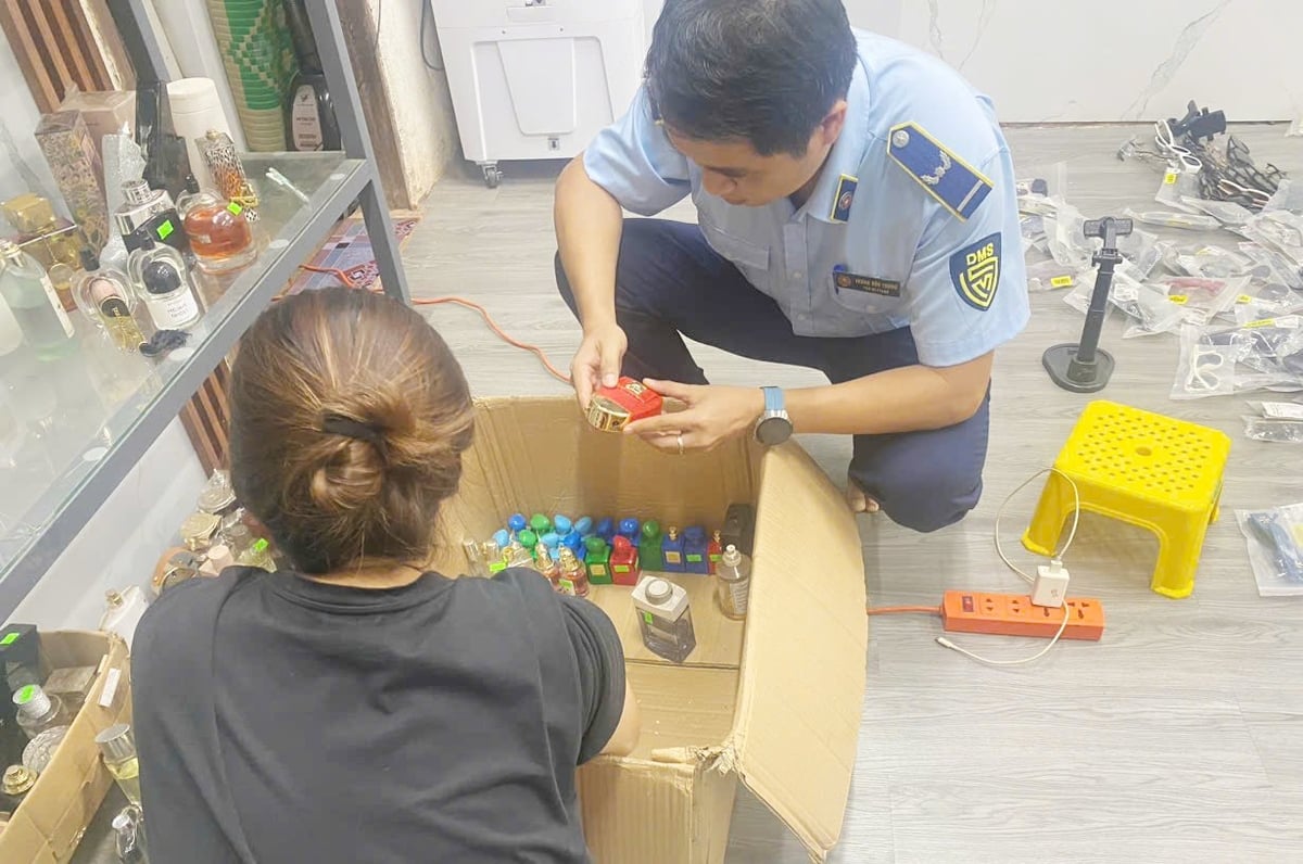 Số mỹ phẩm 'trôi nổi' phát hiện tại xã Cư Pơng, huyện Krông Búk. Ảnh: Chi cục Quản lý thị trường Đắk Lắk. Số mỹ phẩm 'trôi nổi' phát hiện tại xã Cư Pơng, huyện Krông Búk. Ảnh: Chi cục Quản lý thị trường Đắk Lắk.