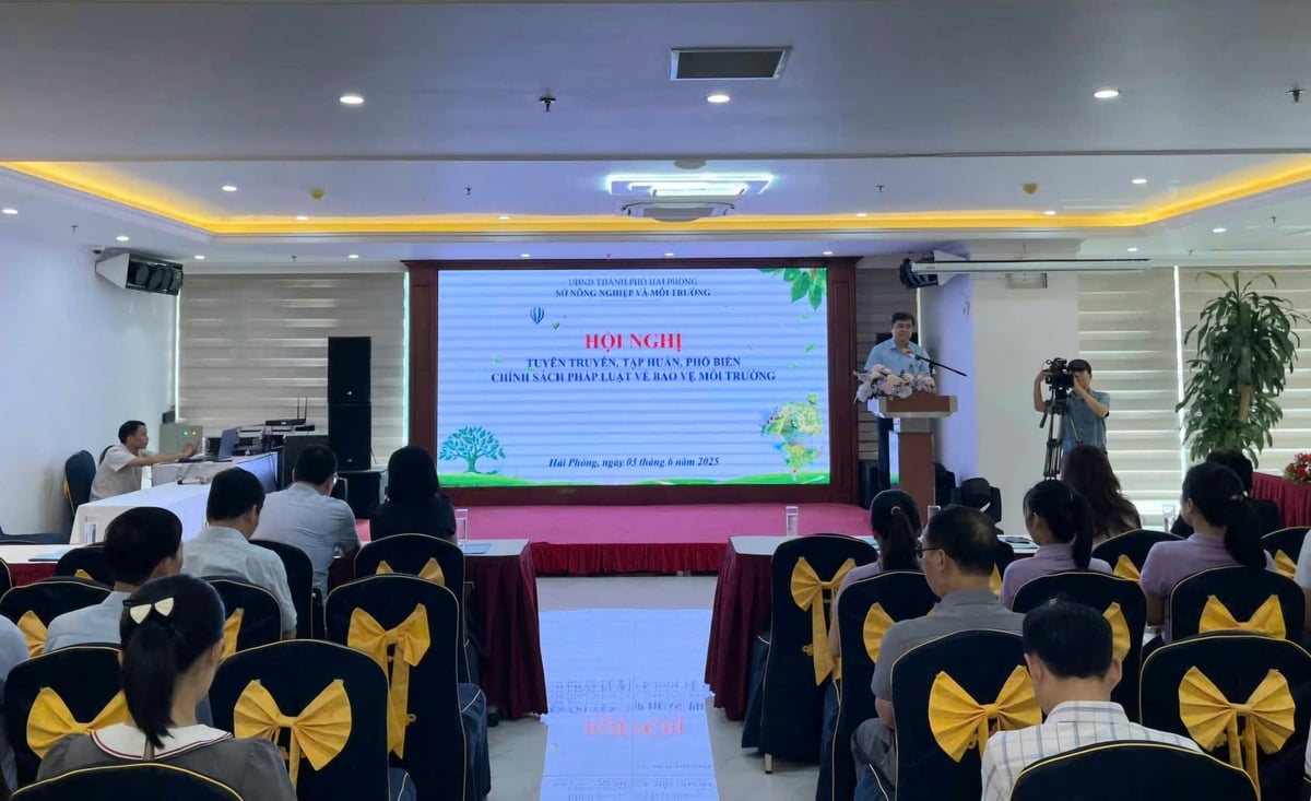 Hội nghị tuyên truyền, tập huấn, phổ biến chính sách pháp luật về bảo vệ môi trường do Sở Nông nghiệp và Môi trường Hải Phòng tổ chức. Ảnh: Hoàng Phong. Hội nghị tuyên truyền, tập huấn, phổ biến chính sách pháp luật về bảo vệ môi trường do Sở Nông nghiệp và Môi trường Hải Phòng tổ chức. Ảnh: Hoàng Phong.