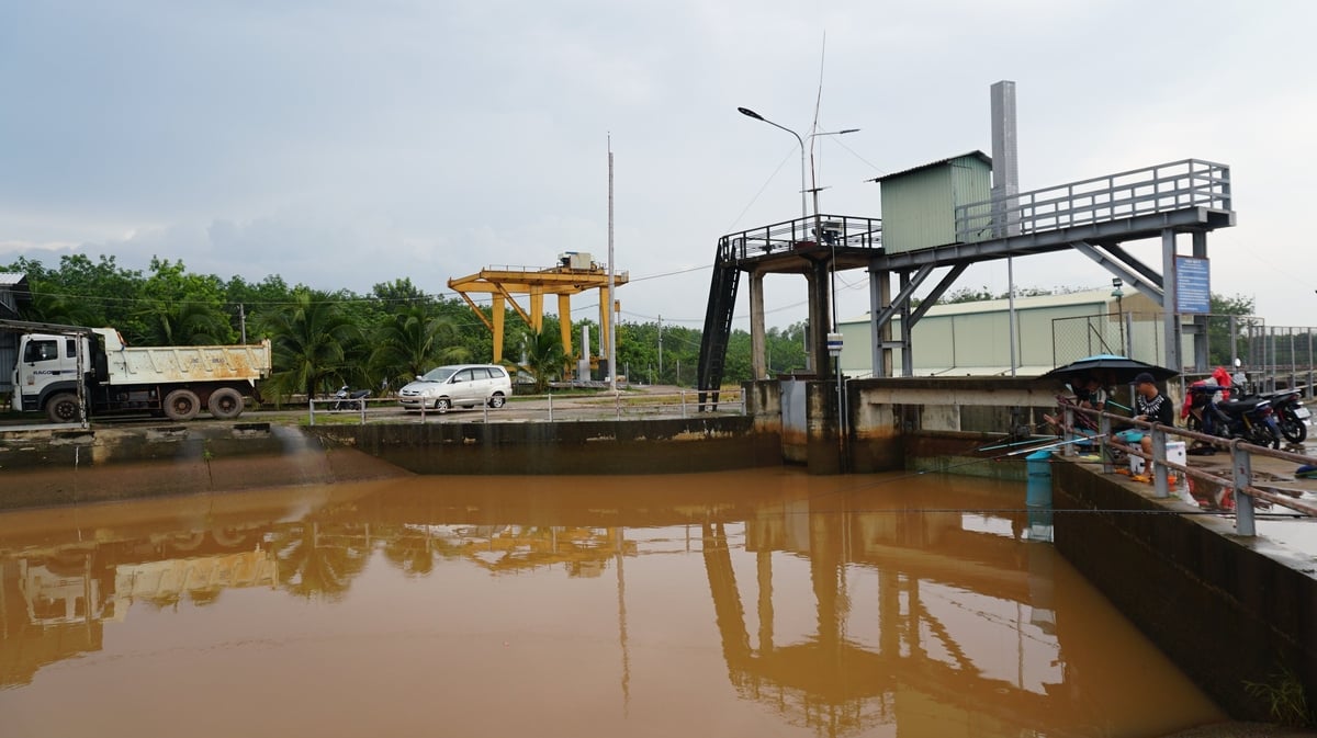 Nhà máy Thủy điện Minh Tân được xây dựng trên kênh chuyển nước từ hồ Phước Hòa về hồ Dầu Tiếng. Ảnh: Trần Trung. Nhà máy Thủy điện Minh Tân được xây dựng trên kênh chuyển nước từ hồ Phước Hòa về hồ Dầu Tiếng. Ảnh: Trần Trung.