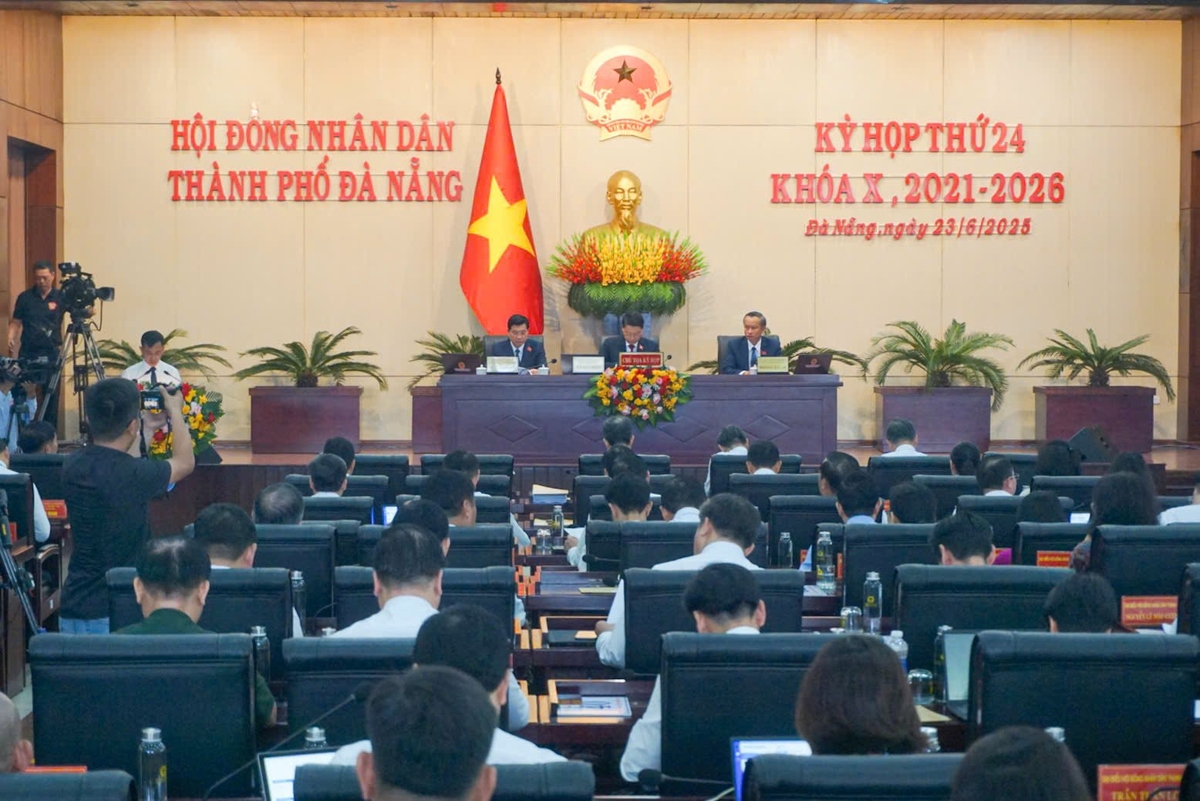 Kỳ họp thứ 24 của HĐ ND TP Đà Nẵng khóa X là kỳ họp cuối của thành phố trước khi sáp nhập với tỉnh Quảng Nam. Ảnh: Lan Anh Kỳ họp thứ 24 của HĐ ND TP Đà Nẵng khóa X là kỳ họp cuối của thành phố trước khi sáp nhập với tỉnh Quảng Nam. Ảnh: Lan Anh