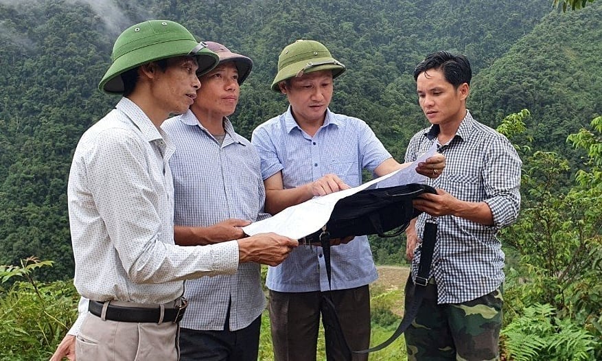 Kiểm tra, khảo sát hiện trạng rừng tại tỉnh Yên Bái. Ảnh: Việt Dũng. Kiểm tra, khảo sát hiện trạng rừng tại tỉnh Yên Bái. Ảnh: Việt Dũng.