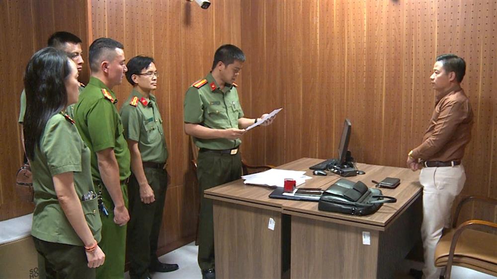 Bộ Công an thông báo quyết định khởi tố bị can đối với Sỹ Anh Tuyên. Ảnh: Bộ Công an. Bộ Công an thông báo quyết định khởi tố bị can đối với Sỹ Anh Tuyên. Ảnh: Bộ Công an.