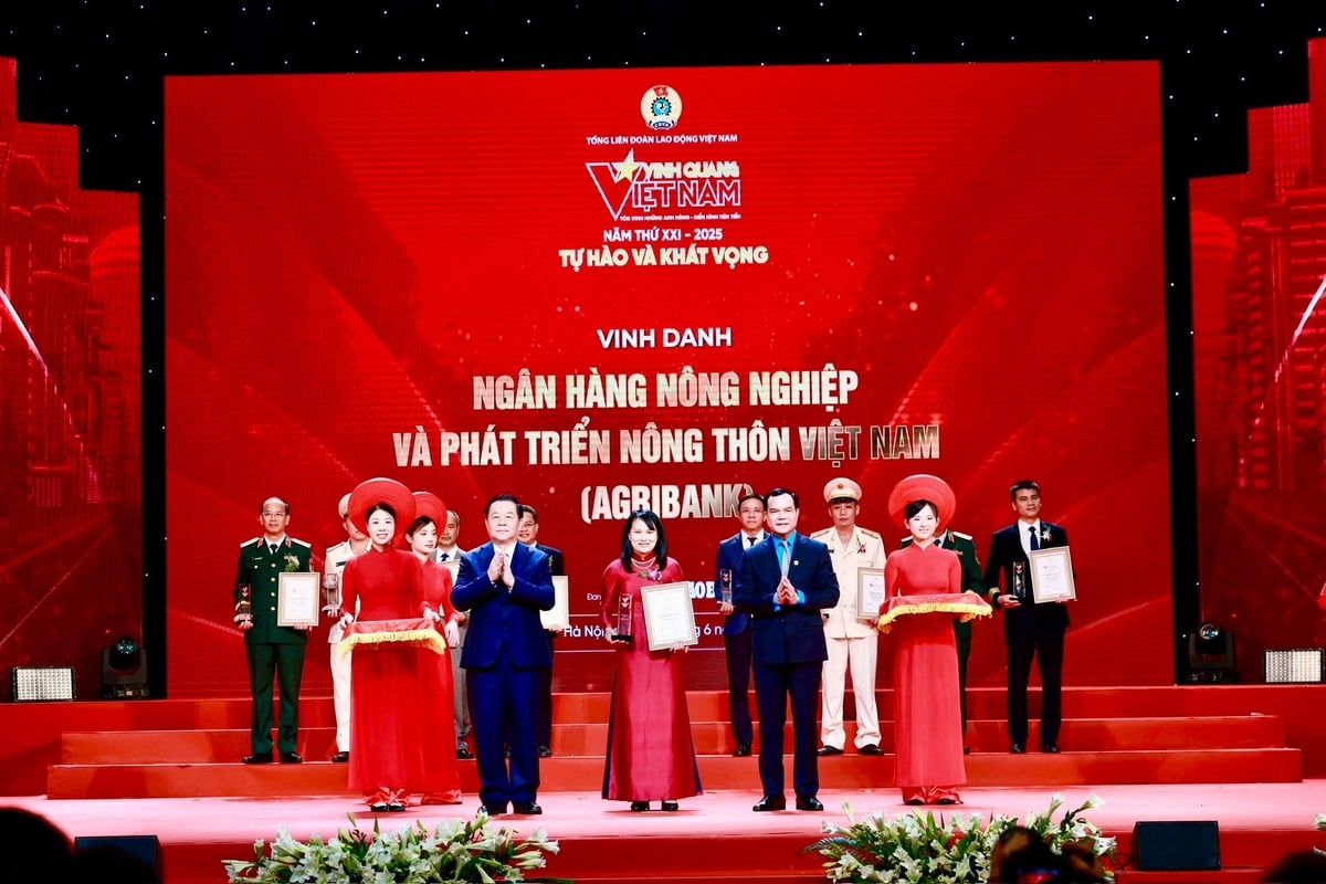 Agribank là đại diện ngân hàng duy nhất được vinh danh trong Chương trình. Ảnh: Agribank. Agribank là đại diện ngân hàng duy nhất được vinh danh trong Chương trình. Ảnh: Agribank.