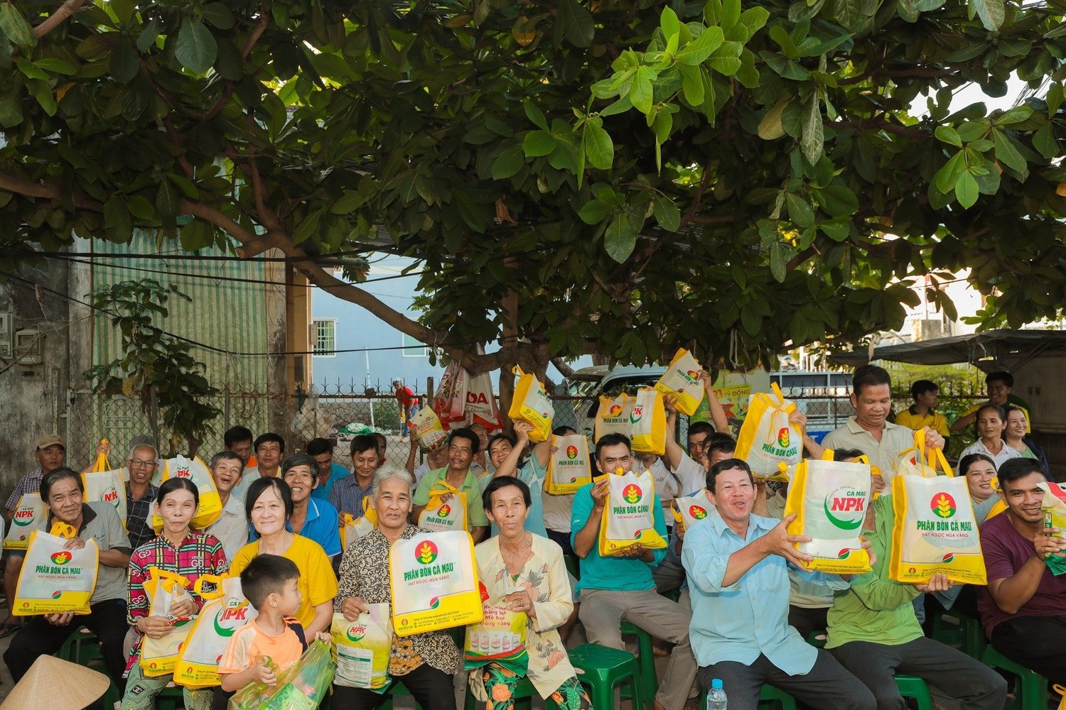 PVCFC tiên phong ứng dụng công nghệ Poli Phosphate vào sản xuất NPK, mang đến sản phẩm an toàn, hiệu quả và bền vững, được bà con nông dân tin dùng. Ảnh: PVCFC. PVCFC tiên phong ứng dụng công nghệ Poli Phosphate vào sản xuất NPK, mang đến sản phẩm an toàn, hiệu quả và bền vững, được bà con nông dân tin dùng. Ảnh: PVCFC.