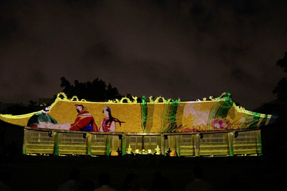 Show trình diễn 3D mapping 'Sóng Bạch Đằng - Hào khí Ngô Quyền' là điểm nhấn trong Tour đêm 'Dấu thiêng Hàng Kênh'. Ảnh: Báo Văn Hóa. Show trình diễn 3D mapping 'Sóng Bạch Đằng - Hào khí Ngô Quyền' là điểm nhấn trong Tour đêm 'Dấu thiêng Hàng Kênh'. Ảnh: Báo Văn Hóa.