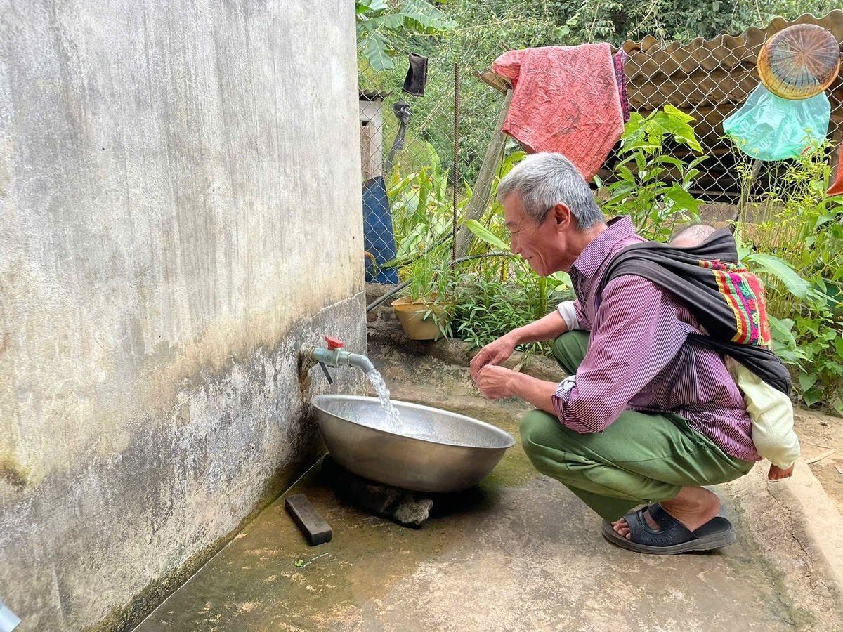 Người dân thôn Ma Nòn, xã Thượng Quan (huyện Ngân Sơn) được sử dụng nước sạch. Ảnh: Quang Linh. Người dân thôn Ma Nòn, xã Thượng Quan (huyện Ngân Sơn) được sử dụng nước sạch. Ảnh: Quang Linh.