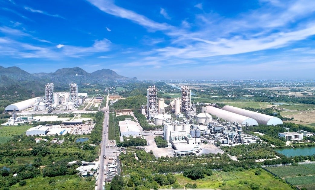 Toàn cảnh nhà máy Xi măng Long Sơn. Ảnh. Long Sơn. Toàn cảnh nhà máy Xi măng Long Sơn. Ảnh. Long Sơn.