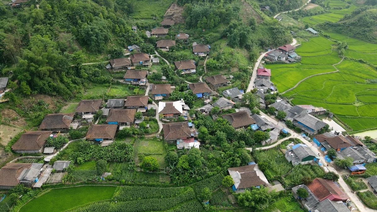 Nhiều bản làng vẫn giữ được nét đẹp truyền thống giàu bản sắc. Ảnh: Ngọc Tú. Nhiều bản làng vẫn giữ được nét đẹp truyền thống giàu bản sắc. Ảnh: Ngọc Tú.