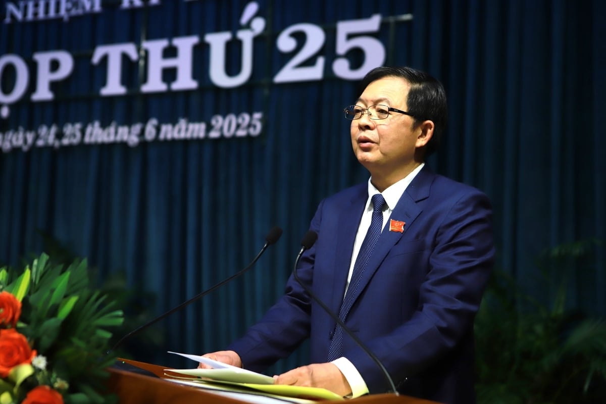 Ông Hồ Quốc Dũng, Bí thư Tỉnh ủy, Chủ tịch HĐND tỉnh Bình Định, phát biểu tại kỳ họp. Ảnh: V.Đ.T. Ông Hồ Quốc Dũng, Bí thư Tỉnh ủy, Chủ tịch HĐND tỉnh Bình Định, phát biểu tại kỳ họp. Ảnh: V.Đ.T.