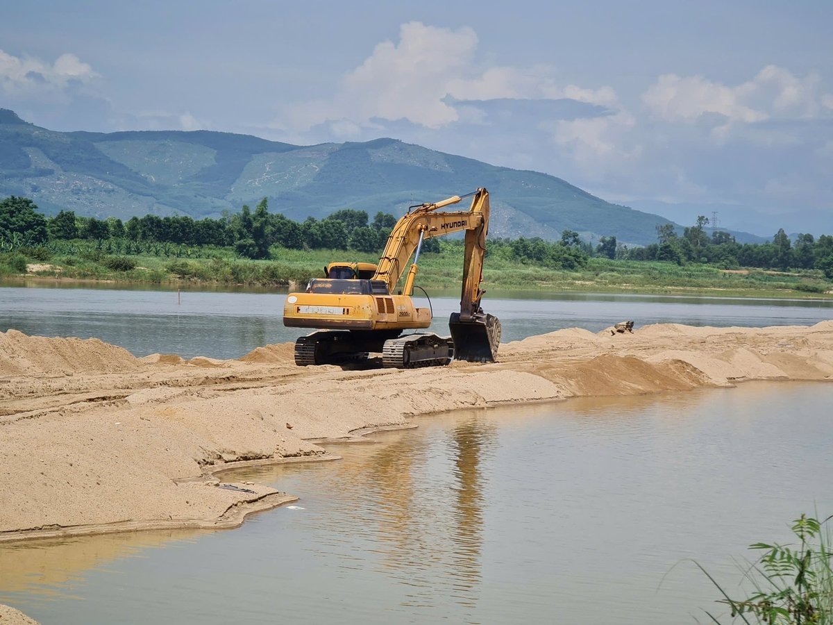 Tỉnh Quảng Ngãi sẽ tiếp tục áp dụng quy trình siết chặt tương tự đối với các mỏ cát. Ảnh: Võ Hà Tỉnh Quảng Ngãi sẽ tiếp tục áp dụng quy trình siết chặt tương tự đối với các mỏ cát. Ảnh: Võ Hà
