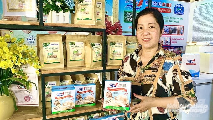 Các chủ thể OCOP đã từng bước chuyển mình theo hướng tăng cường đầu tư vào dây chuyền chế biến sâu, cải tiến mẫu mã và xây dựng thương hiệu. Ảnh: HT.