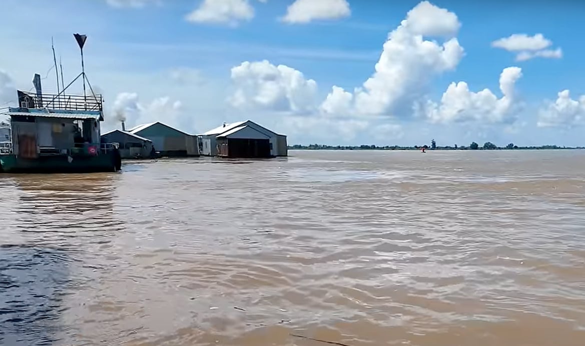 Thượng nguồn sông Tiền tại Tân Châu, An Giang. Ảnh: Sơn Trang. Thượng nguồn sông Tiền tại Tân Châu, An Giang. Ảnh: Sơn Trang.