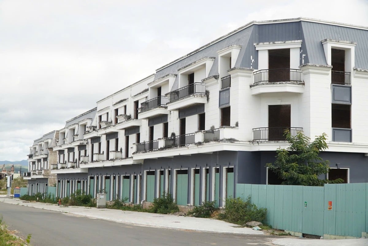 Sau nhiều năm triển khai, dự án do Tập đoàn FLC đầu tư vẫn chưa hoàn thiện. Ảnh: Tuấn Anh. Sau nhiều năm triển khai, dự án do Tập đoàn FLC đầu tư vẫn chưa hoàn thiện. Ảnh: Tuấn Anh.