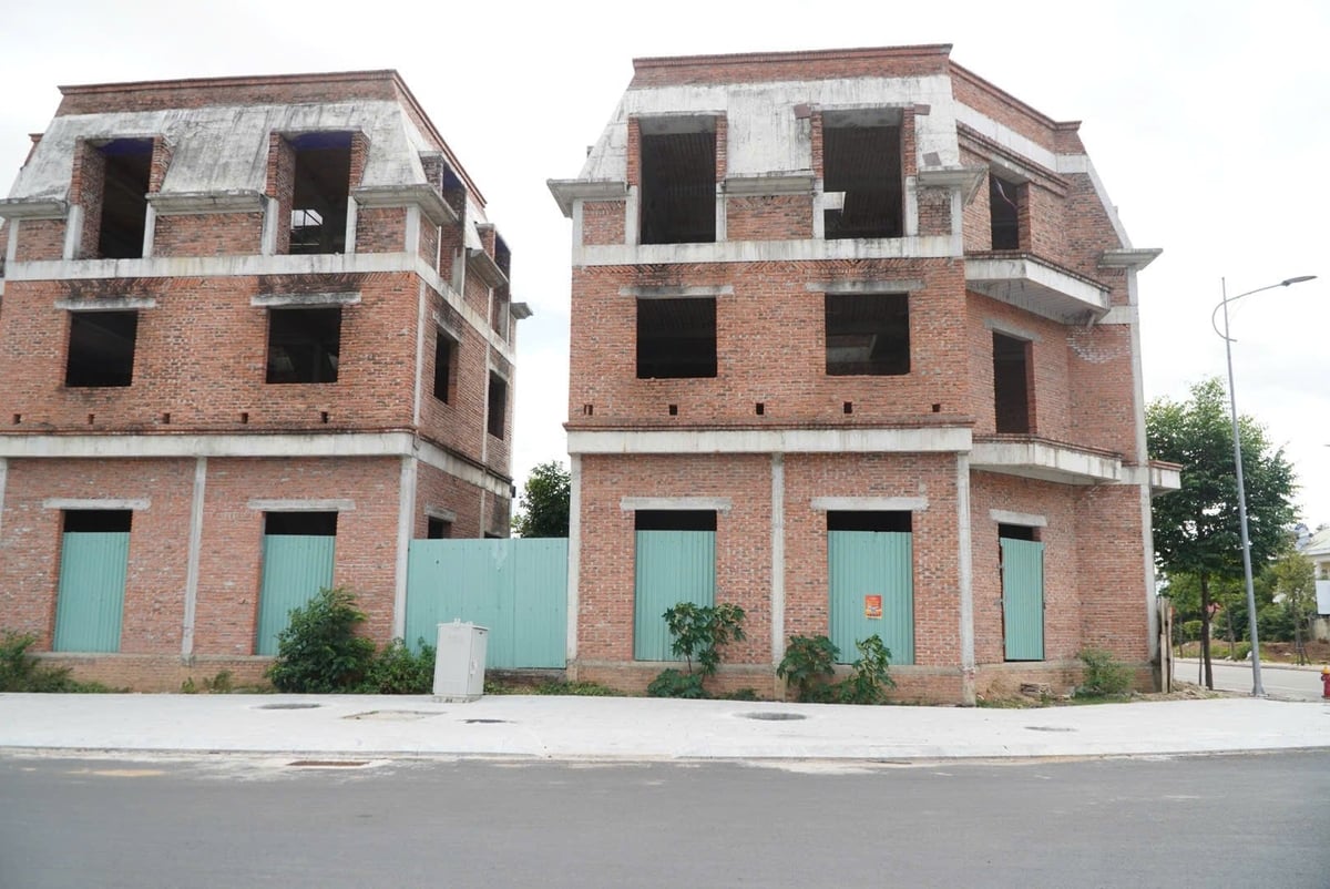 Dự án hoàn thiện phần thô rồi dừng hoạt động. Ảnh: Tuấn Anh. Dự án hoàn thiện phần thô rồi dừng hoạt động. Ảnh: Tuấn Anh.