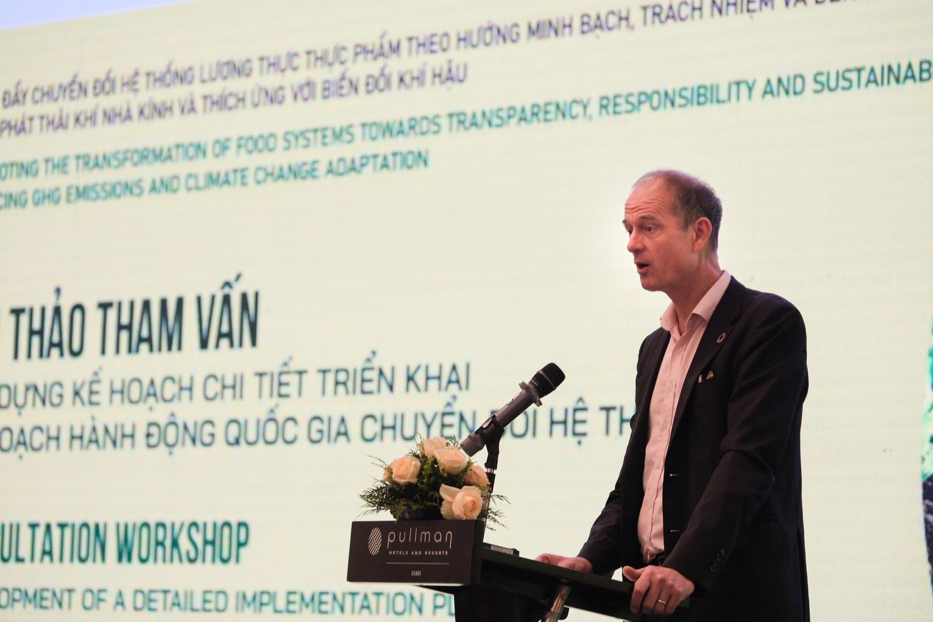 Theo ông Patrick Haverman, Phó Trưởng đại diện UNDP tại Việt Nam, UNDP cam kết sẽ tiếp tục đồng hành cùng Việt Nam trong đảm bảo an ninh lương thực quốc gia và xây dựng chuỗi LTTP minh bạch, hiệu quả và bền vững. Ảnh: Quỳnh Chi. Theo ông Patrick Haverman, Phó Trưởng đại diện UNDP tại Việt Nam, UNDP cam kết sẽ tiếp tục đồng hành cùng Việt Nam trong đảm bảo an ninh lương thực quốc gia và xây dựng chuỗi LTTP minh bạch, hiệu quả và bền vững. Ảnh: Quỳnh Chi.