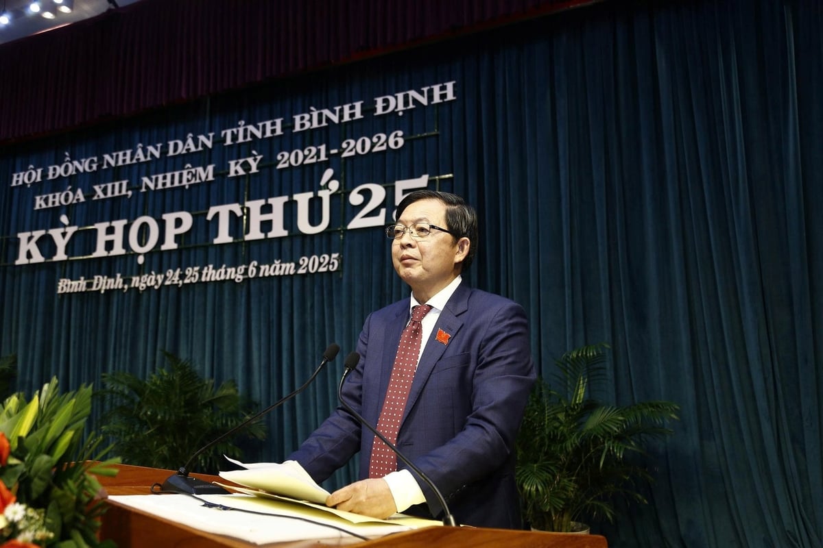 Ông Hồ Quốc Dũng, Bí thư Tỉnh ủy-Chủ tịch HĐND tỉnh Bình Định, phát biểu tại phiên bế mạc kỳ họp thứ 25 HĐND tỉnh Bình Định khóa XIII. Ảnh: V.Đ.T. Ông Hồ Quốc Dũng, Bí thư Tỉnh ủy-Chủ tịch HĐND tỉnh Bình Định, phát biểu tại phiên bế mạc kỳ họp thứ 25 HĐND tỉnh Bình Định khóa XIII. Ảnh: V.Đ.T.