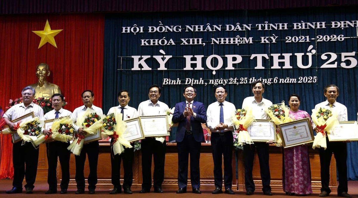 Bế mạc kỳ họp thứ 25 HĐND tỉnh Bình Định khóa XIII. Ảnh: V.Đ.T. Bế mạc kỳ họp thứ 25 HĐND tỉnh Bình Định khóa XIII. Ảnh: V.Đ.T.