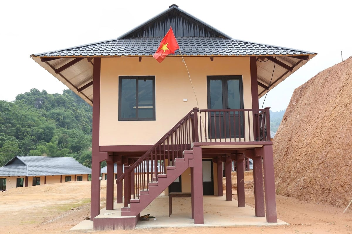Nhà được xây dựng kiên cố với đủ hạng mục công trình phục vụ nhu cầu sinh hoạt. Ảnh: Thanh Tiến. Nhà được xây dựng kiên cố với đủ hạng mục công trình phục vụ nhu cầu sinh hoạt. Ảnh: Thanh Tiến.