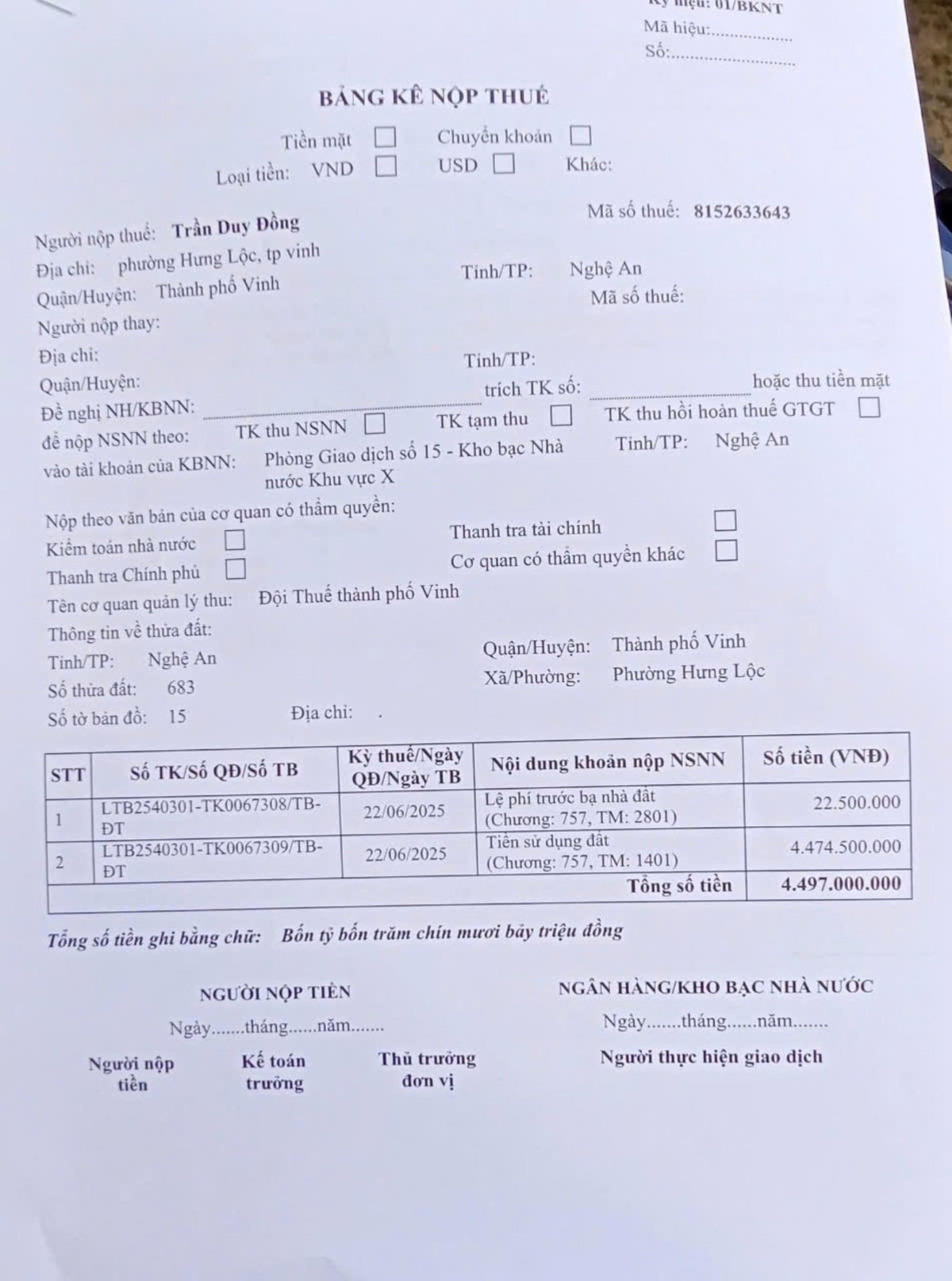 Bảng kê tiền chuyển mục đích sử dụng đất và lệ phí trước bạ nhà đất gần 4,5 tỷ đồng của một hộ gia đình ở TP. Vinh. Ảnh: Đình Tiệp. Bảng kê tiền chuyển mục đích sử dụng đất và lệ phí trước bạ nhà đất gần 4,5 tỷ đồng của một hộ gia đình ở TP. Vinh. Ảnh: Đình Tiệp.