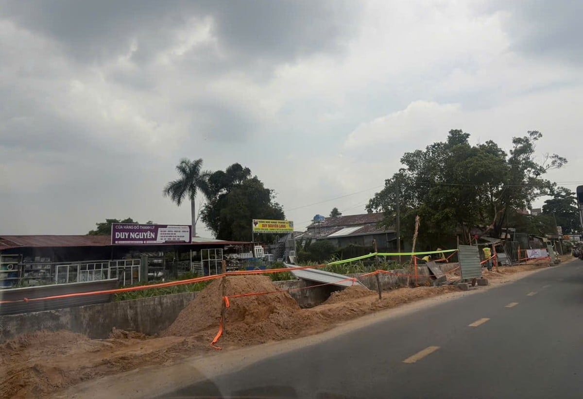 TP.HCM thực hiện công tác di dời hạ tầng kỹ thuật dự án đầu tư công trên địa bàn thành phố. Ảnh: Thục Vy. TP.HCM thực hiện công tác di dời hạ tầng kỹ thuật dự án đầu tư công trên địa bàn thành phố. Ảnh: Thục Vy.