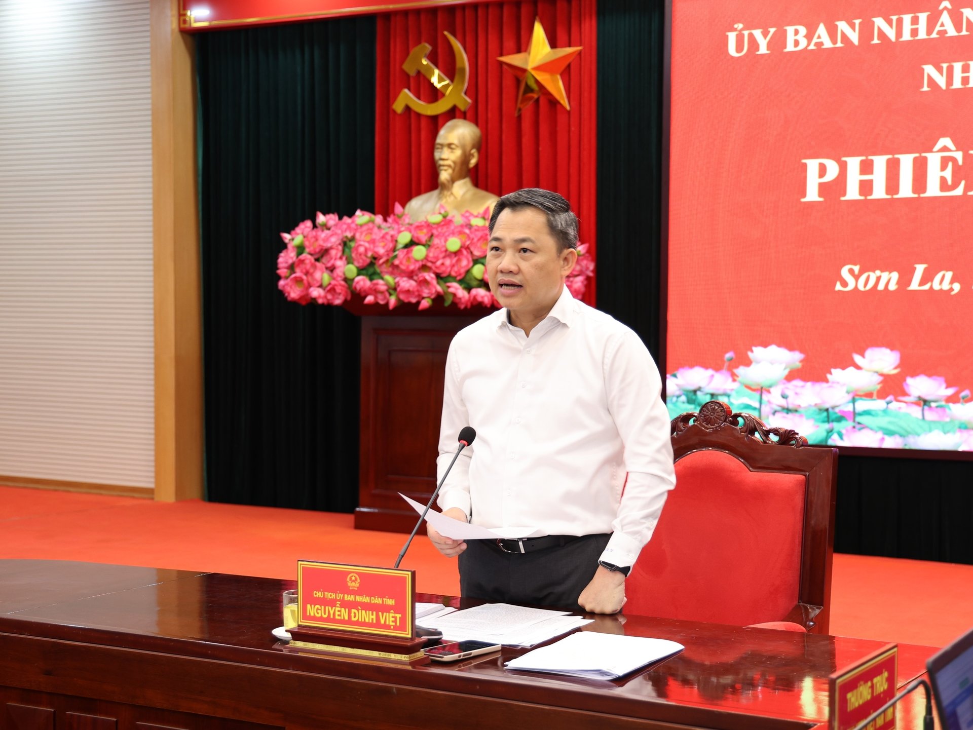 Ông Nguyễn Đình Việt, Chủ tịch UBND tỉnh Sơn La giao nhiệm vụ cho các sở, ngành, địa phương để gỡ vướng trong quá trình vận hành thử nghiệm chính quyền 2 cấp. Ảnh: Nguyễn Nga. Ông Nguyễn Đình Việt, Chủ tịch UBND tỉnh Sơn La giao nhiệm vụ cho các sở, ngành, địa phương để gỡ vướng trong quá trình vận hành thử nghiệm chính quyền 2 cấp. Ảnh: Nguyễn Nga.