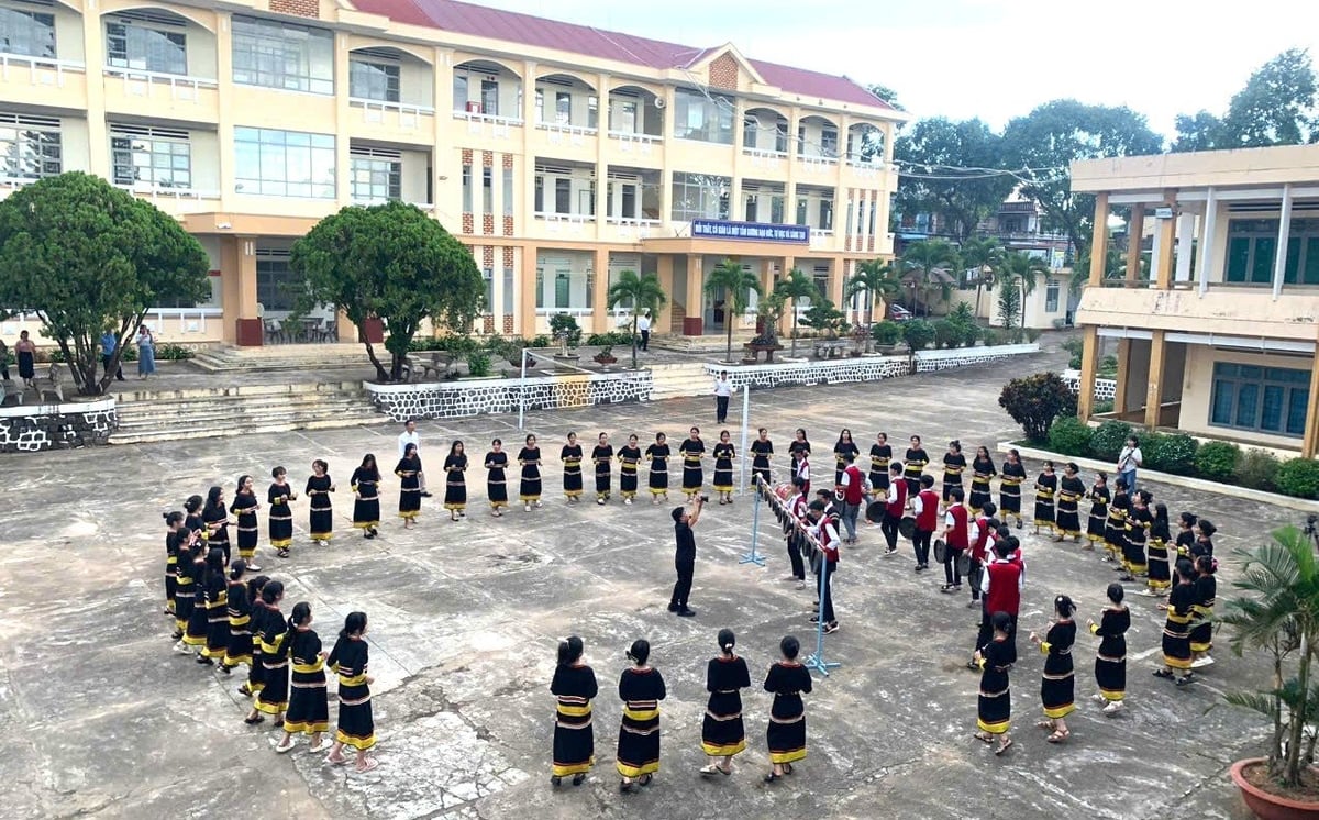 Một buổi sinh hoạt tại Trường Dân tộc nội trú tỉnh Gia Lai. Ảnh: CTV. Một buổi sinh hoạt tại Trường Dân tộc nội trú tỉnh Gia Lai. Ảnh: CTV.