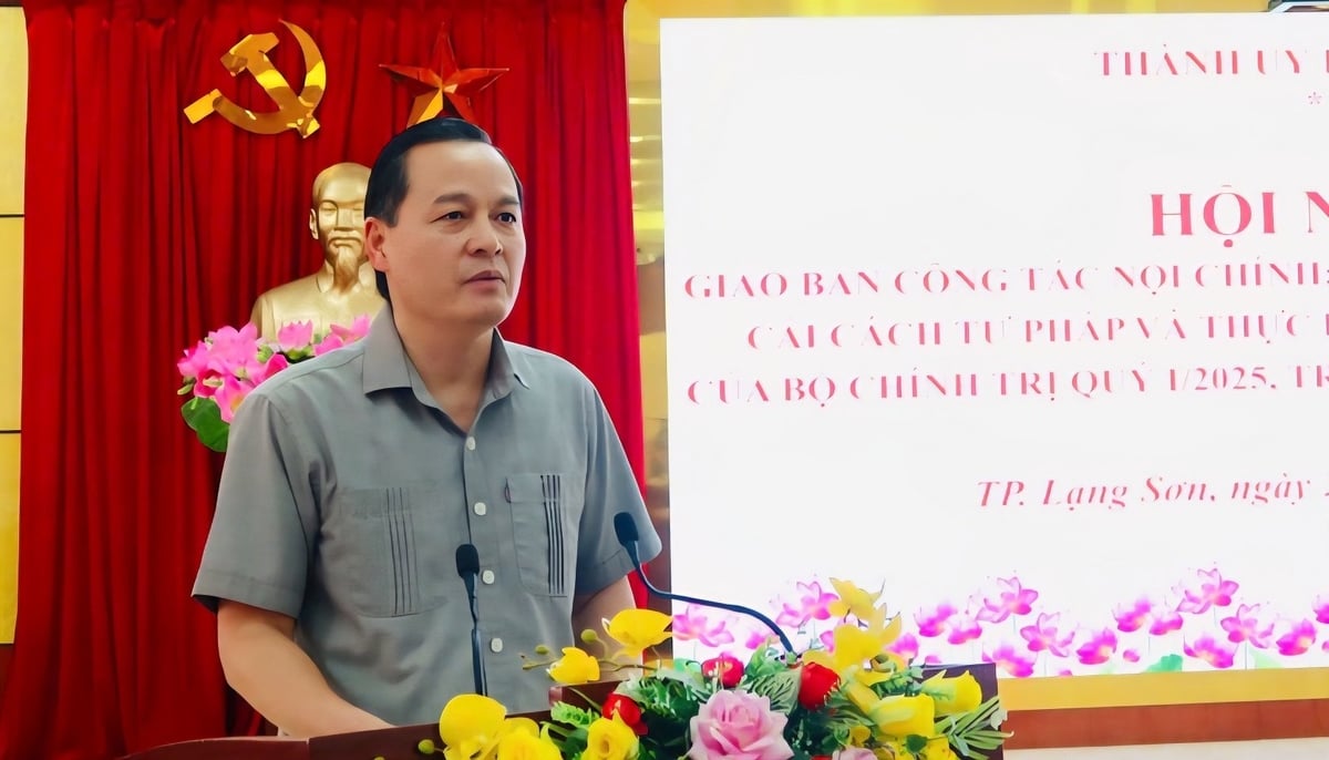 Bí thư Thành ủy Lạng Sơn Phùng Quang Hội được chỉ định giữ chức Bí thư Đảng ủy phường Đông Kinh. Ảnh: Trang TTĐTTPLS. Bí thư Thành ủy Lạng Sơn Phùng Quang Hội được chỉ định giữ chức Bí thư Đảng ủy phường Đông Kinh. Ảnh: Trang TTĐTTPLS.