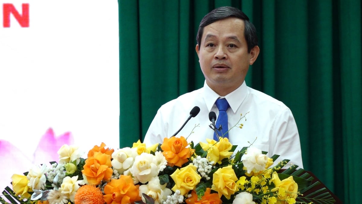 Ông Phạm Hoàng Sơn - Phó Bí thư Thường trực Tỉnh ủy, Chủ tịch HĐND tỉnh Thái Nguyên - phát biểu tại hội nghị tổng kết. Ảnh: Quang Linh. Ông Phạm Hoàng Sơn - Phó Bí thư Thường trực Tỉnh ủy, Chủ tịch HĐND tỉnh Thái Nguyên - phát biểu tại hội nghị tổng kết. Ảnh: Quang Linh.
