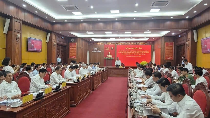 Tổng Bí thư Tô Lâm và đoàn công tác Trung ương làm việc với Ban Thường vụ hai tỉnh Quảng Bình và Quảng Trị. Ảnh: T. Hiếu. Tổng Bí thư Tô Lâm và đoàn công tác Trung ương làm việc với Ban Thường vụ hai tỉnh Quảng Bình và Quảng Trị. Ảnh: T. Hiếu.