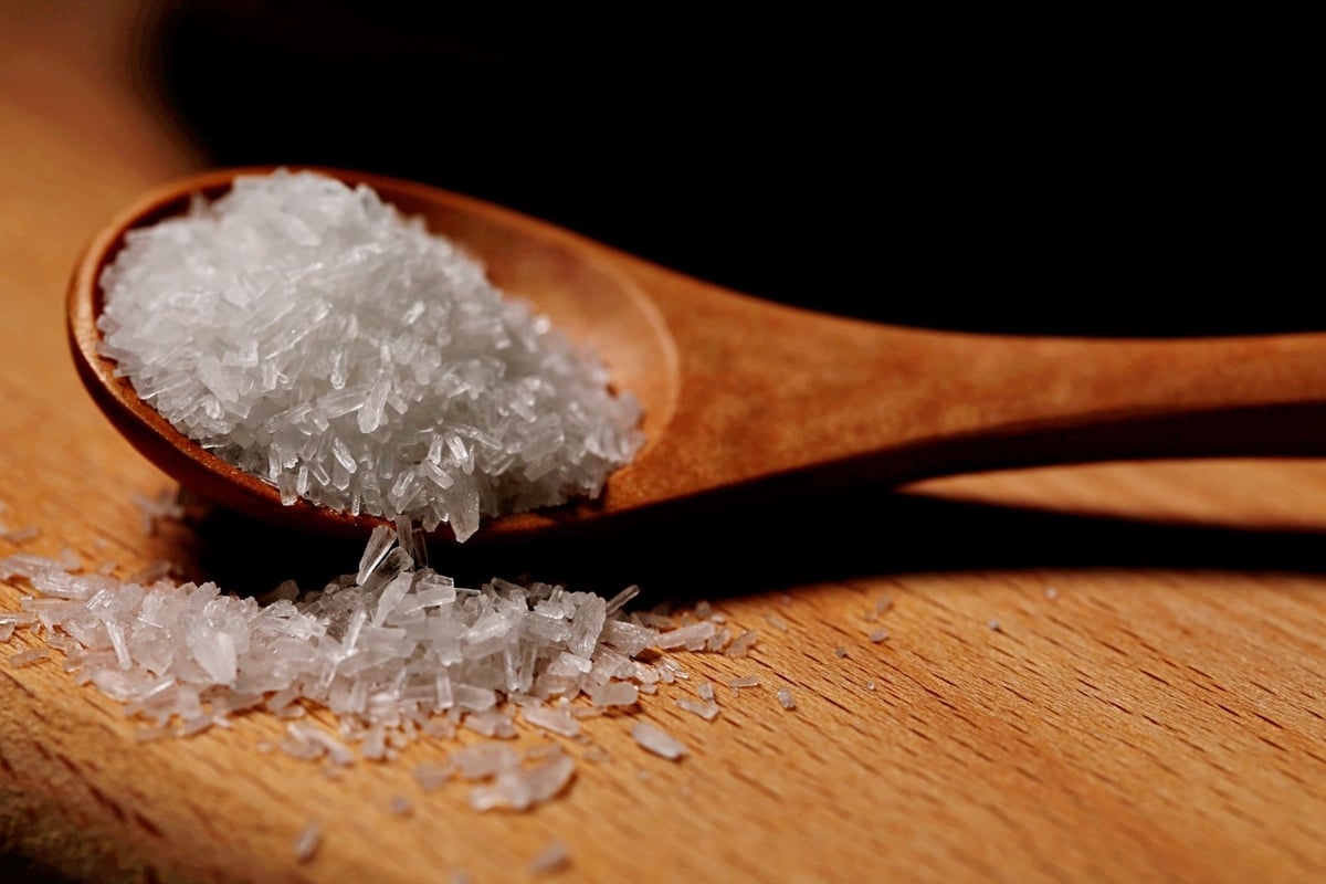 Bột ngọt là mononatri glutamate, tức muối natri của axit amin glutamate (axit glutamic). Bột ngọt là mononatri glutamate, tức muối natri của axit amin glutamate (axit glutamic).