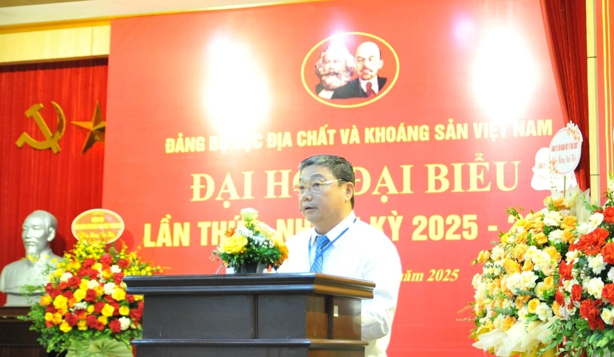 Đồng chí Trần Bình Trọng - Bí thư Đảng ủy, Cục trưởng Cục Địa chất và Khoáng sản Việt Nam phát biểu khai mạc Đại hội. Ảnh: Mai Đan. Đồng chí Trần Bình Trọng - Bí thư Đảng ủy, Cục trưởng Cục Địa chất và Khoáng sản Việt Nam phát biểu khai mạc Đại hội. Ảnh: Mai Đan.