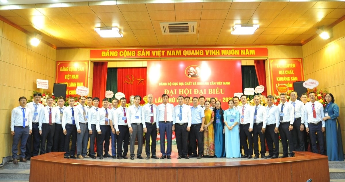 Các đại biểu chụp ảnh lưu niệm. Ảnh: Lan Chi. Các đại biểu chụp ảnh lưu niệm. Ảnh: Lan Chi.