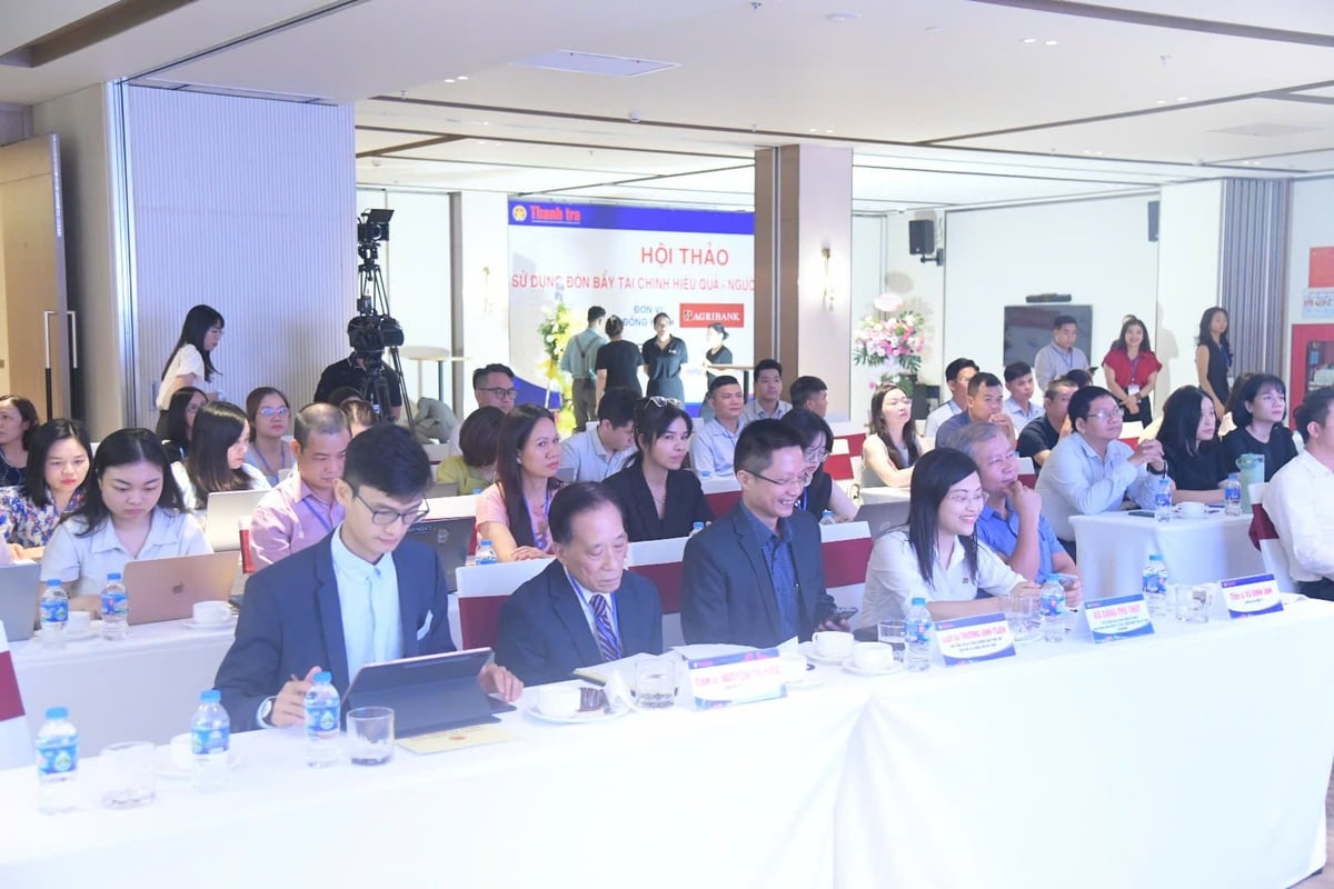 Chương trình cho vay của Agribank nhận được sự chú ý của người mua nhà khi cải thiện được tình trạng 'lãi cao, thời gian vay chưa đủ dài'. Ảnh: Bích Vân. Chương trình cho vay của Agribank nhận được sự chú ý của người mua nhà khi cải thiện được tình trạng 'lãi cao, thời gian vay chưa đủ dài'. Ảnh: Bích Vân.