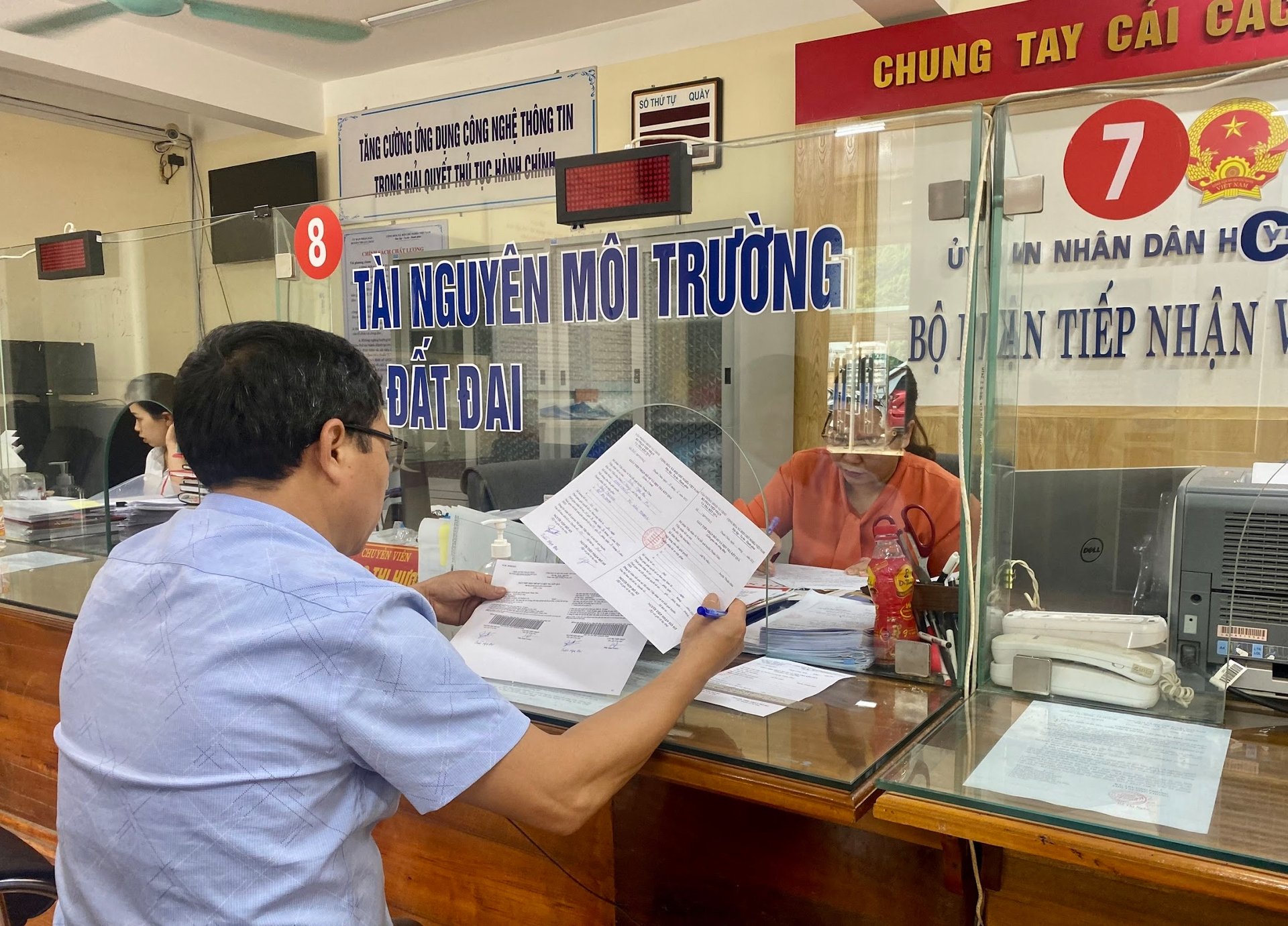 Sở Nông nghiệp và Môi trường Sơn La thành lập Tổ hỗ trợ lĩnh vực Nông nghiệp và Môi trường trong quá trình sắp xếp đơn vị hành chính. Ảnh: Nguyễn Nga. Sở Nông nghiệp và Môi trường Sơn La thành lập Tổ hỗ trợ lĩnh vực Nông nghiệp và Môi trường trong quá trình sắp xếp đơn vị hành chính. Ảnh: Nguyễn Nga.