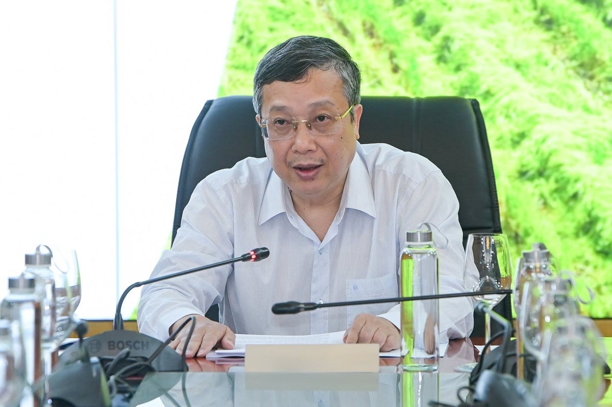Thứ trưởng Hoàng Trung nhấn mạnh vấn đề về công cụ đo và quy trình canh tác. Ảnh: Tùng Đinh. Thứ trưởng Hoàng Trung nhấn mạnh vấn đề về công cụ đo và quy trình canh tác. Ảnh: Tùng Đinh.