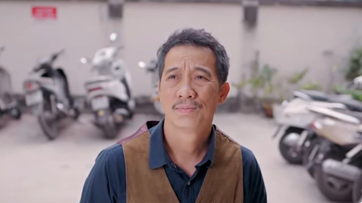 Ông Dũng bất giác trở về khu nhà tập thể cũ. Ảnh CMH Ông Dũng bất giác trở về khu nhà tập thể cũ. Ảnh CMH