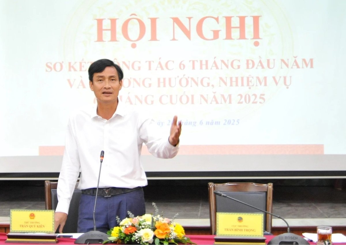 Thứ trưởng Bộ Nông nghiệp và Môi trường Trần Quý Kiên phát biểu chỉ đạo tại hội nghị. Ảnh: Mai Đan. Thứ trưởng Bộ Nông nghiệp và Môi trường Trần Quý Kiên phát biểu chỉ đạo tại hội nghị. Ảnh: Mai Đan.