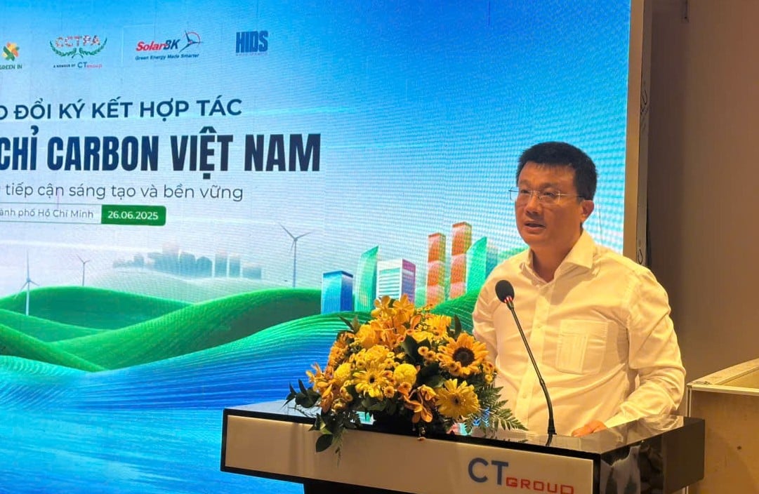 Ông Nguyễn Tuấn Quang - Phó Cục trưởng Cục Biến đổi khí hậu, Bộ Nông nghiệp và Môi trường phát biểu tại tọa đàm. Ảnh: Hà Duyên. Ông Nguyễn Tuấn Quang - Phó Cục trưởng Cục Biến đổi khí hậu, Bộ Nông nghiệp và Môi trường phát biểu tại tọa đàm. Ảnh: Hà Duyên.