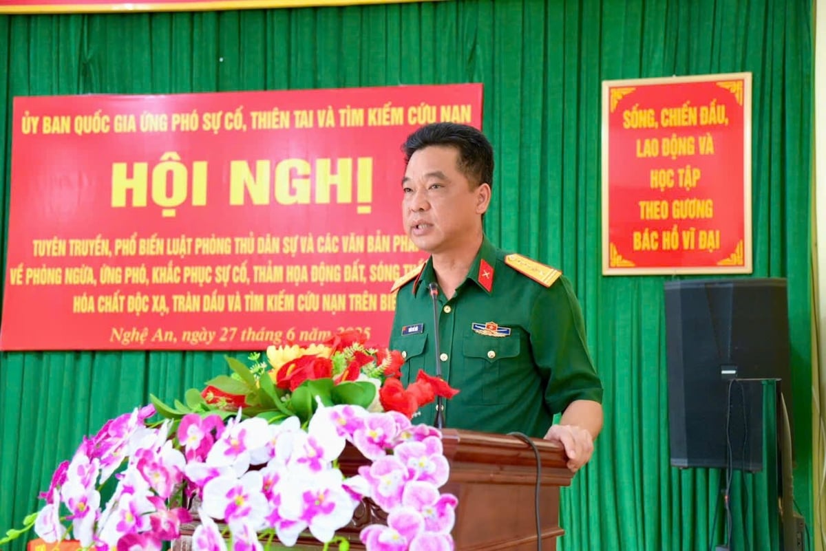 Đại tá Trần Thế Hiền, Phó cục trưởng Cục Cứu hộ-Cứu nạn (Bộ Tổng Tham mưu Quân đội nhân dân Việt Nam) phát biểu chỉ đạo. Ảnh: Hữu Tình. Đại tá Trần Thế Hiền, Phó cục trưởng Cục Cứu hộ-Cứu nạn (Bộ Tổng Tham mưu Quân đội nhân dân Việt Nam) phát biểu chỉ đạo. Ảnh: Hữu Tình.