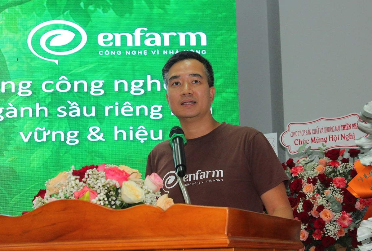 Ông Nguyễn Đỗ Dũng, Tổng Giám đốc Công ty Công nghệ Nông nghiệp Enfarm chia sẻ về giải pháp quản lý dinh dưỡng cho cây sầu riêng tại Đắk Lắk. Ảnh: Phương Chi. Ông Nguyễn Đỗ Dũng, Tổng Giám đốc Công ty Công nghệ Nông nghiệp Enfarm chia sẻ về giải pháp quản lý dinh dưỡng cho cây sầu riêng tại Đắk Lắk. Ảnh: Phương Chi.
