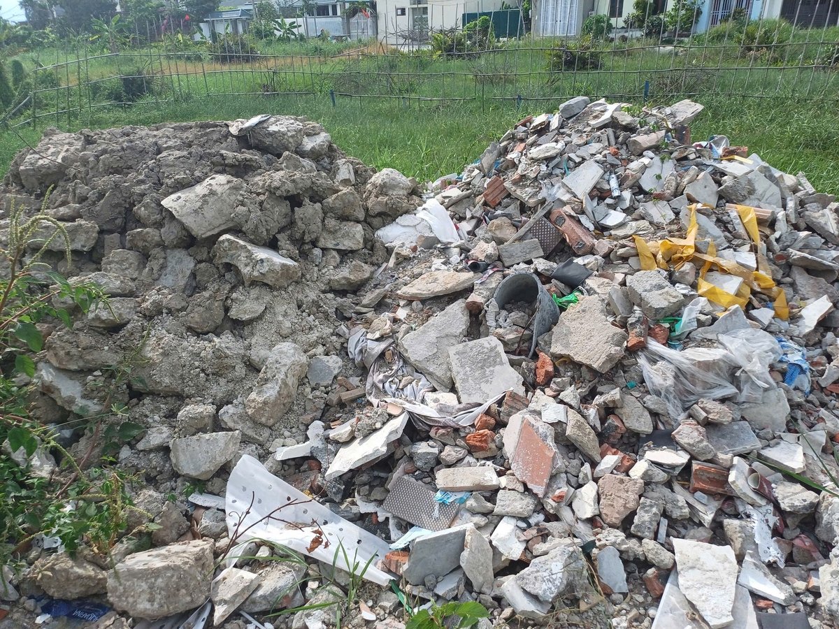 Việc xử lý hiệu quả chất thải xây dựng giúp giảm thiểu ô nhiễm môi trường. Ảnh: Hoàng Phong. Việc xử lý hiệu quả chất thải xây dựng giúp giảm thiểu ô nhiễm môi trường. Ảnh: Hoàng Phong.