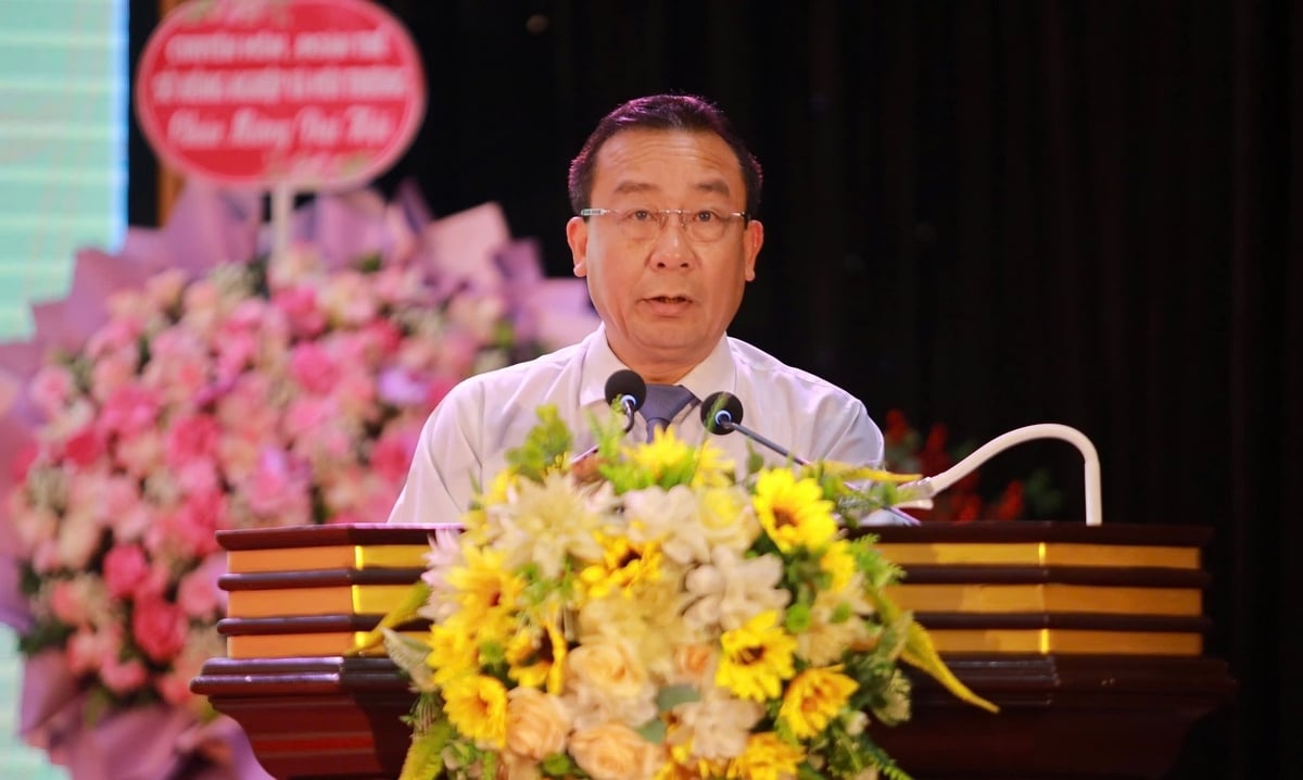 Ông Nguyễn Văn Đệ yêu cầu Đảng bộ Sở Nông nghiệp và Môi trường Nghệ An phải nâng cao năng lực lãnh đạo, sức chiến đấu của tổ chức Đảng. Ảnh: Ngọc Linh. Ông Nguyễn Văn Đệ yêu cầu Đảng bộ Sở Nông nghiệp và Môi trường Nghệ An phải nâng cao năng lực lãnh đạo, sức chiến đấu của tổ chức Đảng. Ảnh: Ngọc Linh.