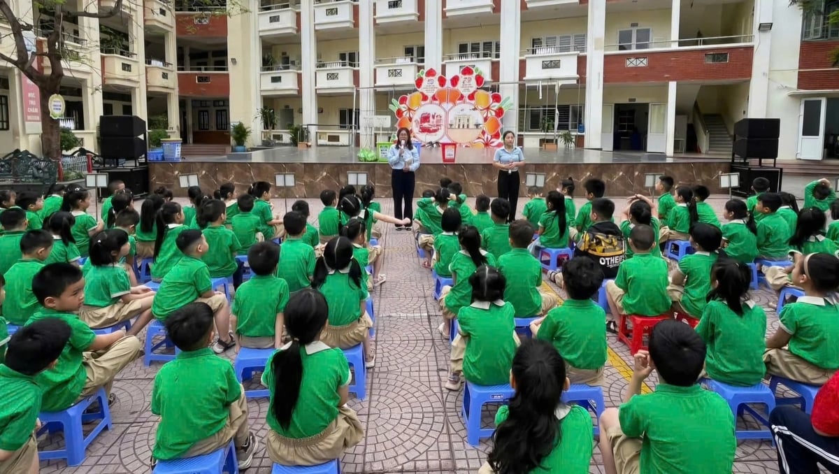Công ty TNHH MTV Môi trường Đô thị Hải Phòng tổ chức 72 hội nghị và hoạt động tuyên truyền tại các trường học. Ảnh: Công ty TNHH MTV Môi trường Đô thị Hải Phòng. Công ty TNHH MTV Môi trường Đô thị Hải Phòng tổ chức 72 hội nghị và hoạt động tuyên truyền tại các trường học. Ảnh: Công ty TNHH MTV Môi trường Đô thị Hải Phòng.