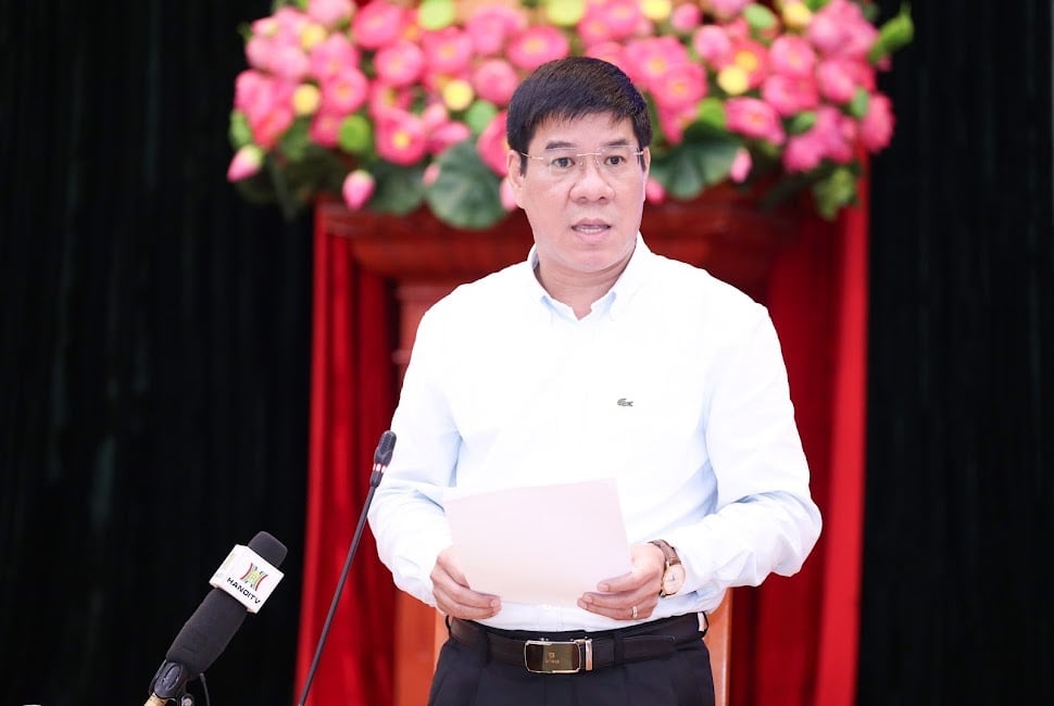 Theo Giáo sư Huỳnh Văn Chương, Cục trưởng Cục Quản lý chất lượng (Bộ GD&ĐT), liên quan đến thông tin lọt đề thi Toán, Ban Chỉ đạo quốc gia kỳ thi tốt nghiệp THPT đã phối hợp với Cục An ninh chính trị nội bộ (Bộ Công an) để truy tìm nguồn gốc, xác minh, xử lý nghiêm. Ảnh: Lan Chi. Theo Giáo sư Huỳnh Văn Chương, Cục trưởng Cục Quản lý chất lượng (Bộ GD&ĐT), liên quan đến thông tin lọt đề thi Toán, Ban Chỉ đạo quốc gia kỳ thi tốt nghiệp THPT đã phối hợp với Cục An ninh chính trị nội bộ (Bộ Công an) để truy tìm nguồn gốc, xác minh, xử lý nghiêm. Ảnh: Lan Chi.