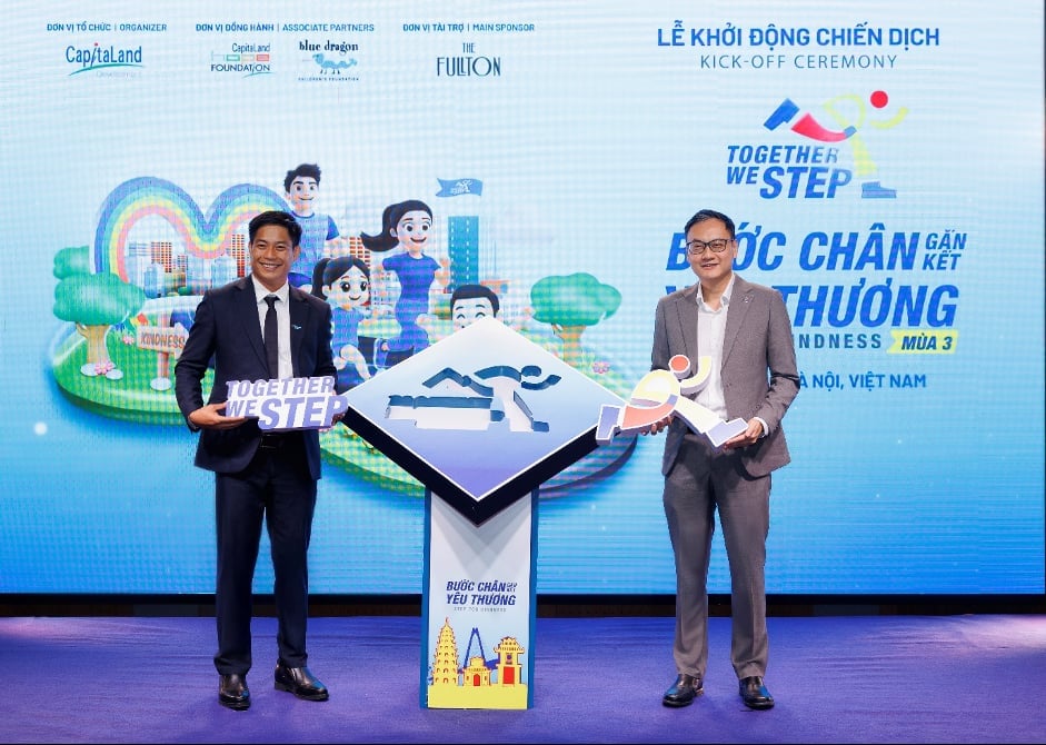 Ông Alwin Low, Tổng Giám đốc khu vực phía Bắc của CapitaLand Development (Việt Nam), và ông Đỗ Duy Vị, Đồng Giám đốc điều hành của Tổ chức Trẻ em Rồng Xanh chính thức khởi động chiếc dịch mùa 3. Ảnh: CLD. Ông Alwin Low, Tổng Giám đốc khu vực phía Bắc của CapitaLand Development (Việt Nam), và ông Đỗ Duy Vị, Đồng Giám đốc điều hành của Tổ chức Trẻ em Rồng Xanh chính thức khởi động chiếc dịch mùa 3. Ảnh: CLD.