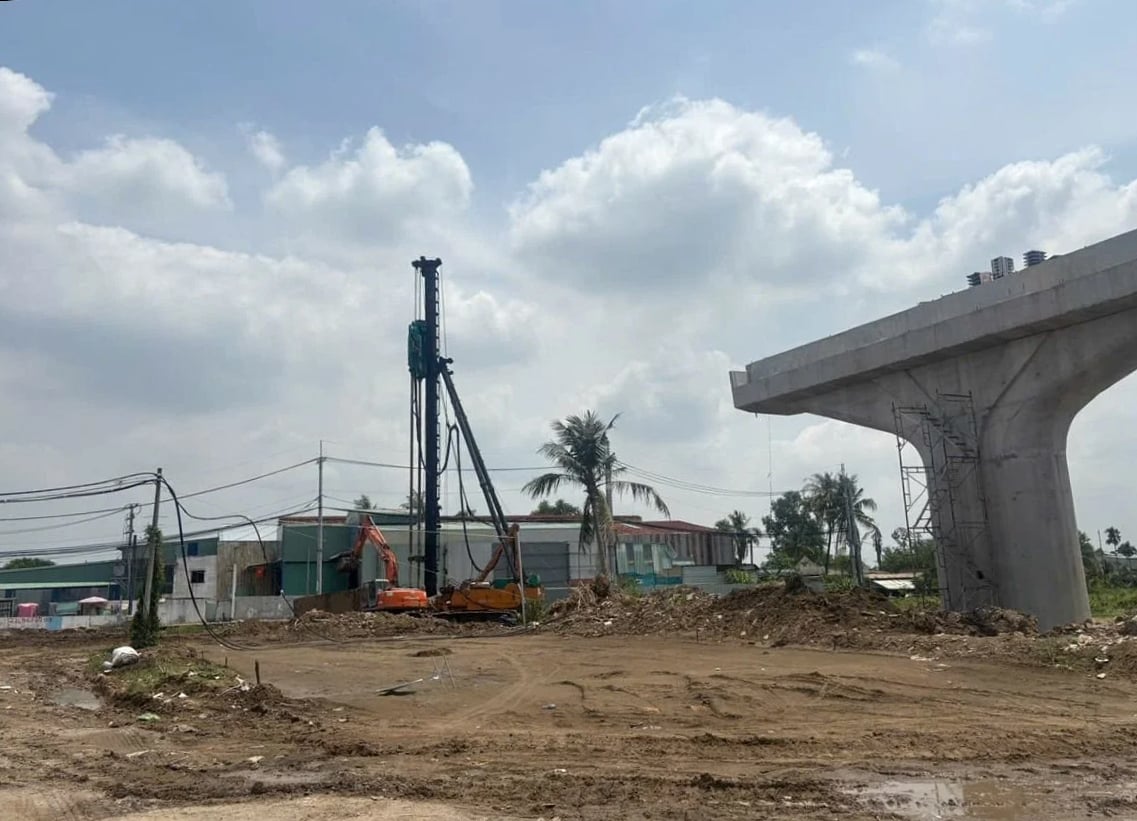 UBND TP.HCM chỉ đạo UBND quận, huyện, thành phố bàn giao tài sản kết cấu hạ tầng và hợp đồng cung cấp dịch vụ công khi tổ chức chính quyền 2 cấp. Ảnh: Thục Vy. UBND TP.HCM chỉ đạo UBND quận, huyện, thành phố bàn giao tài sản kết cấu hạ tầng và hợp đồng cung cấp dịch vụ công khi tổ chức chính quyền 2 cấp. Ảnh: Thục Vy.