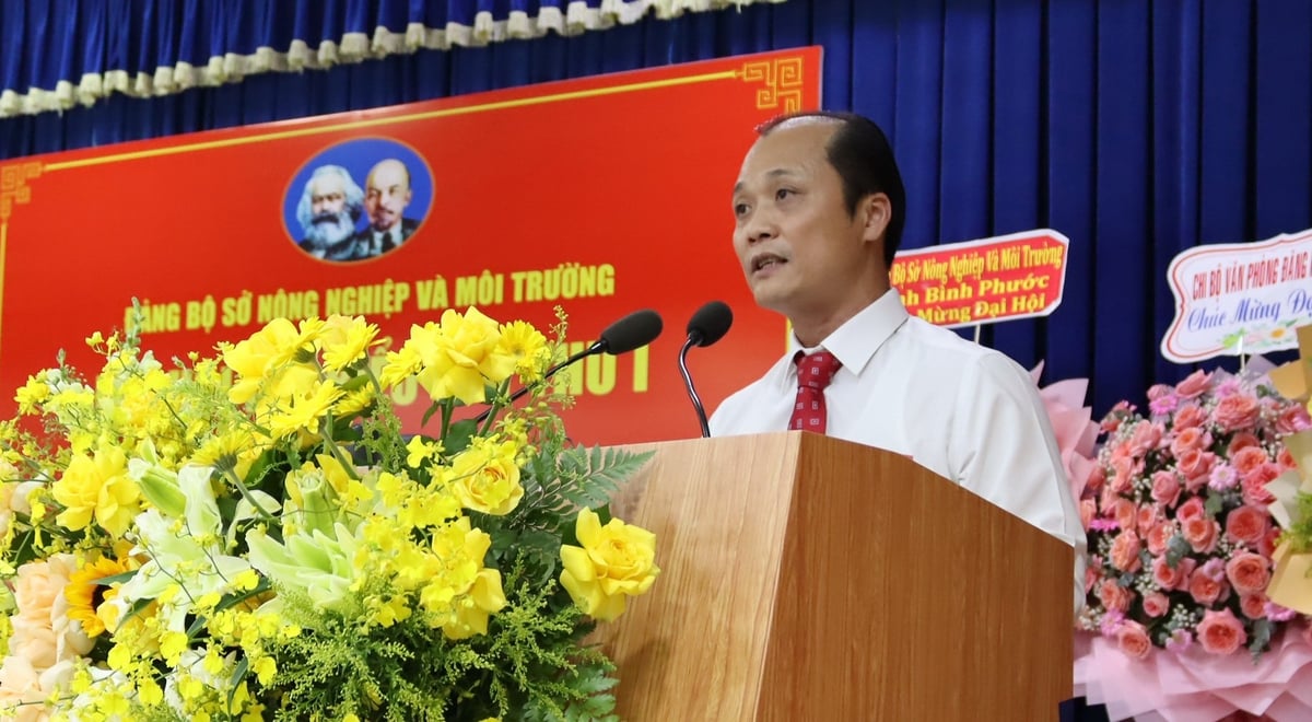 Ông Nguyễn Tuấn Anh - Tỉnh ủy viên, Bí thư Đảng ủy, Giám đốc Sở Nông nghiệp và Môi trường Đồng Nai phát biểu khai mạc Đại hội. Ảnh: Tường Tú. Ông Nguyễn Tuấn Anh - Tỉnh ủy viên, Bí thư Đảng ủy, Giám đốc Sở Nông nghiệp và Môi trường Đồng Nai phát biểu khai mạc Đại hội. Ảnh: Tường Tú.