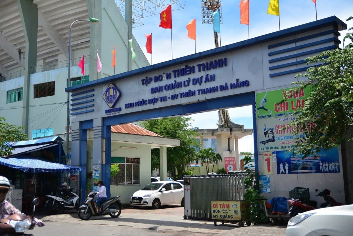 Sân vận động Chi Lăng bị bỏ hoang 10 năm nay do liên quan đến đại án Phạm Công Danh, cựu Chủ tịch Tập đoàn Thiên Thanh. Ảnh: Lan Anh Sân vận động Chi Lăng bị bỏ hoang 10 năm nay do liên quan đến đại án Phạm Công Danh, cựu Chủ tịch Tập đoàn Thiên Thanh. Ảnh: Lan Anh