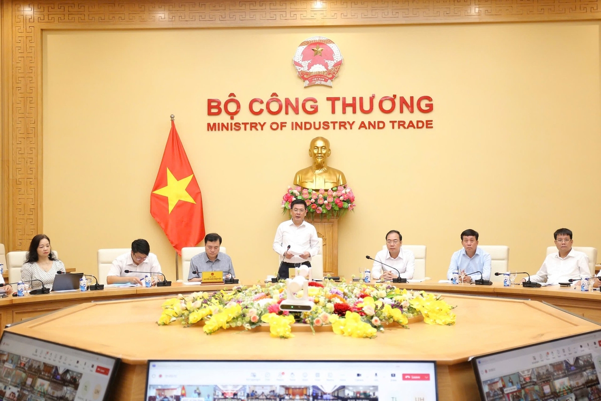 Bộ trưởng Nguyễn Hồng Diên chủ trì hội nghị trực tuyến với các địa phương. Ảnh: MOIT. Bộ trưởng Nguyễn Hồng Diên chủ trì hội nghị trực tuyến với các địa phương. Ảnh: MOIT.